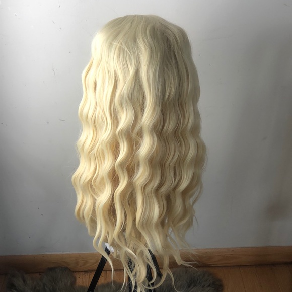20” BLONDE WAVY LACE FRONT WIG *NEW*